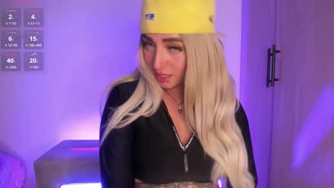 SCARLETT COLLINS online show from November 5, 2025, 5:51 am