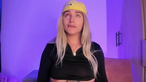 SCARLETT COLLINS online show from November 27, 2025, 5:31 am