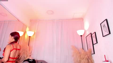 Scarlett Johs online show from October 11, 2025, 12:04 pm