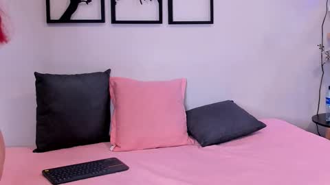 Scarlett Johs online show from October 17, 2025, 9:56 am