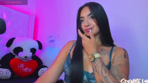 Snapshot of scarlett_luv chatting on February 7, 2025, 7:40 am Kim online show from February 7, 2025, 7:40 am