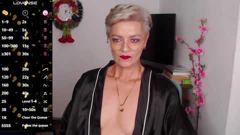 Snapshot of scarlett_paris chatting on January 4, 2025, 11:59 pm Scarlett online show from January 4, 2025, 11:59 pm