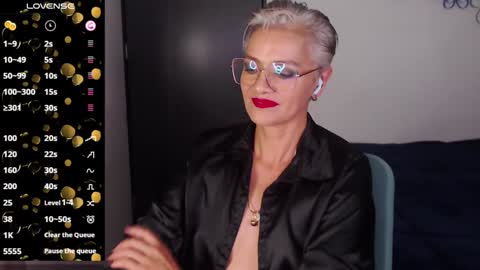 Snapshot of scarlett_paris chatting on January 10, 2025, 11:29 pm Scarlett online show from January 10, 2025, 11:29 pm