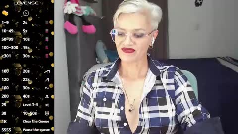Snapshot of scarlett_paris chatting on February 17, 2025, 11:53 pm Scarlett online show from February 17, 2025, 11:53 pm