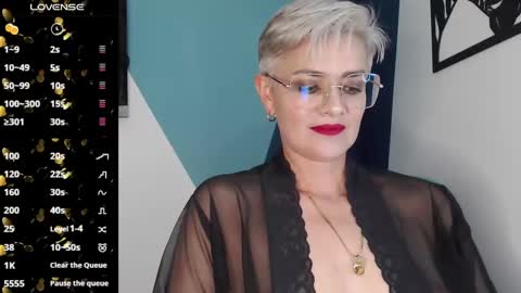Snapshot of scarlett_paris chatting on February 22, 2025, 11:13 pm Scarlett online show from February 22, 2025, 11:13 pm