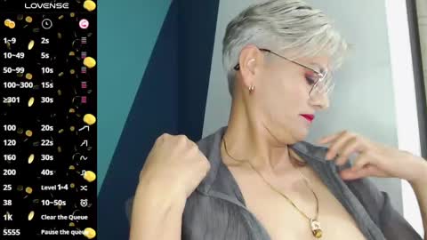 Snapshot of scarlett_paris chatting on February 25, 2025, 11:44 pm Scarlett online show from February 25, 2025, 11:44 pm