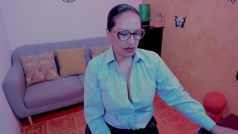 Scarlett sax online show from November 29, 2025, 1:19 am