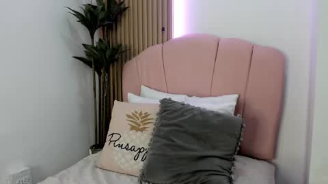 Snapshot of scarlett_smith_3 chatting on October 19, 2025, 3:18 am scarlett smith 3 online show from October 19, 2025, 3:18 am