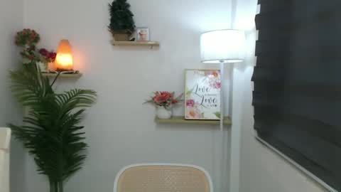 Snapshot of scarlett_sofia69 chatting on October 4, 2025, 4:54 am online show from October 4, 2025, 4:54 am