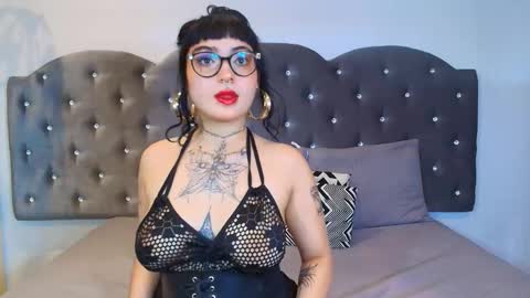 Snapshot of scarlett_venom_ chatting on February 4, 2026, 8:25 pm scarlett_venom_ online show from February 4, 2026, 8:25 pm