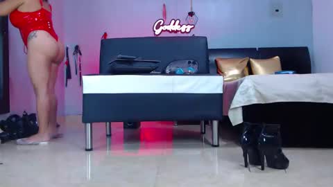 Snapshot of scarlettestone chatting on January 2, 2025, 2:24 pm Marisol online show from January 2, 2025, 2:24 pm