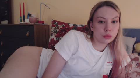 Snapshot of scarlettford chatting on December 19, 2024, 1:40 pm Scarlett online show from December 19, 2024, 1:40 pm