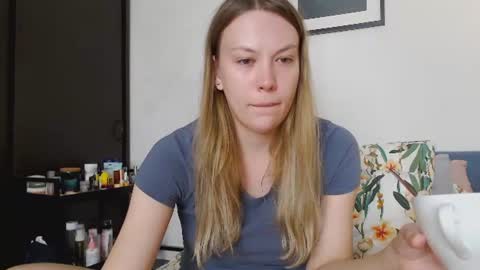 Scarlett online show from July 25, 2026, 12:25 pm