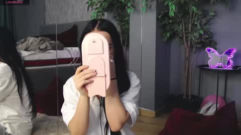 scarlettjakobs online show from October 4, 2025, 5:49 am