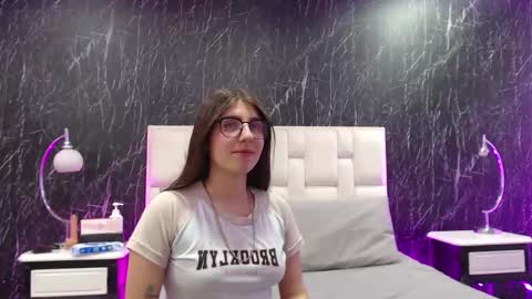 Scarlet online show from December 17, 2025, 7:42 pm