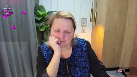 Snapshot of scarlettsoft chatting on October 21, 2025, 5:19 am Scarlett online show from October 21, 2025, 5:19 am