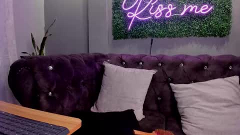 Snapshot of scarlettvelvett chatting on November 14, 2025, 2:27 pm Scarlet online show from November 14, 2025, 2:27 pm