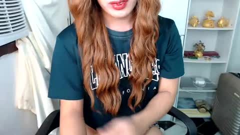 Queen Scarlet online show from December 2, 2024, 1:14 am