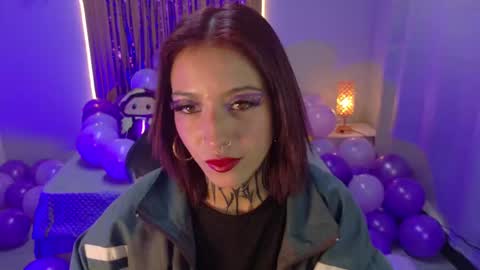 Scarllett online show from November 5, 2025, 6:13 am