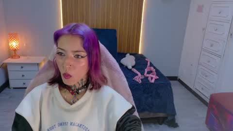 Scarllett online show from April 24, 2026, 5:10 am