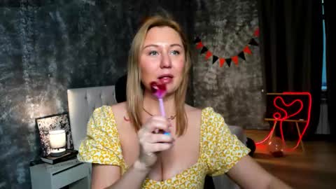 Snapshot of scent__of_woman chatting on October 29, 2025, 4:04 am Samanta online show from October 29, 2025, 4:04 am