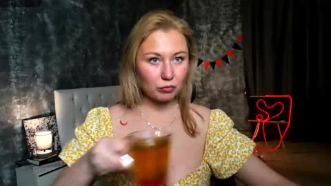 Snapshot of scent__of_woman chatting on October 31, 2025, 1:39 am Samanta online show from October 31, 2025, 1:39 am