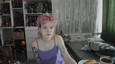 Rina online show from March 22, 2026, 7:12 am