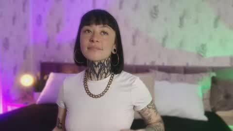 Snapshot of scolw chatting on October 27, 2025, 8:13 pm Scolw online show from October 27, 2025, 8:13 pm