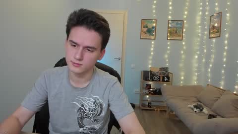 Snapshot of scooby_r chatting on December 25, 2024, 9:45 am Thomas brunette and Alex blond online show from December 25, 2024, 9:45 am