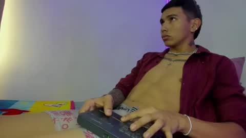 Snapshot of scook_gray chatting on May 24, 2026, 9:42 pm scook_gray online show from May 24, 2026, 9:42 pm