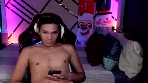 Snapshot of scorphoenix chatting on December 19, 2024, 1:07 am Not Angelo online show from December 19, 2024, 1:07 am