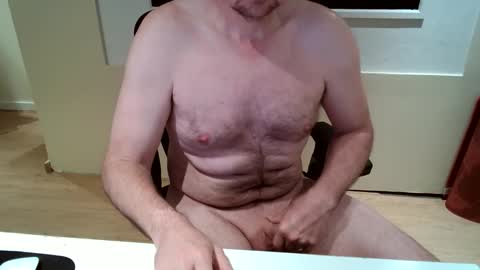 Snapshot of scotsmanx chatting on June 5, 2026, 3:24 am scotsmanx online show from June 5, 2026, 3:24 am