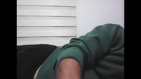 Snapshot of screw2 chatting on October 14, 2025, 7:47 pm Evren online show from October 14, 2025, 7:47 pm