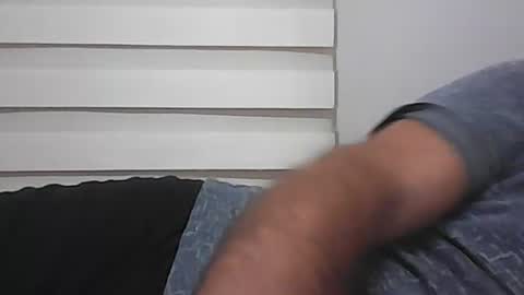 Snapshot of screw2 chatting on October 21, 2025, 6:41 pm Evren online show from October 21, 2025, 6:41 pm