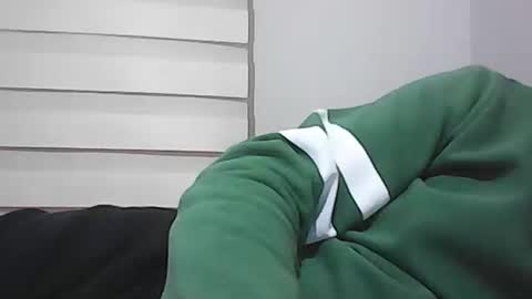 Snapshot of screw2 chatting on October 27, 2025, 6:23 pm Evren online show from October 27, 2025, 6:23 pm