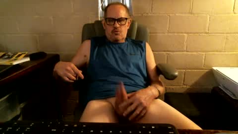 eating pussy  sucking dick online show from October 6, 2025, 6:27 pm