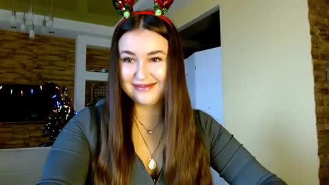 Elizabeth  online show from December 16, 2025, 7:57 am