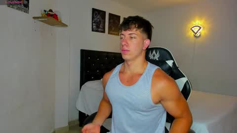 Snapshot of sean_brownx chatting on October 8, 2025, 11:52 am Sean online show from October 8, 2025, 11:52 am