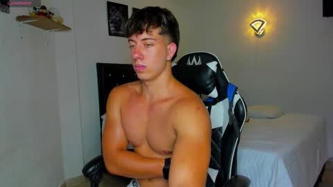 Snapshot of sean_brownx chatting on October 20, 2025, 11:38 pm Sean online show from October 20, 2025, 11:38 pm