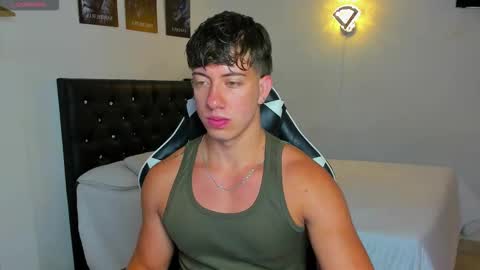 Snapshot of sean_brownx chatting on October 25, 2025, 10:34 am Sean online show from October 25, 2025, 10:34 am