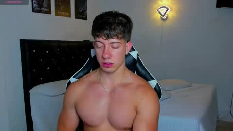 Snapshot of sean_brownx chatting on October 25, 2025, 10:37 pm Sean online show from October 25, 2025, 10:37 pm