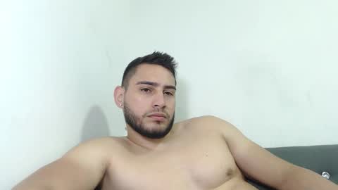 seank_noszka online show from November 24, 2025, 10:42 pm