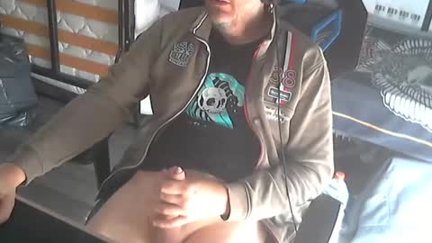 Snapshot of seba881975 chatting on October 18, 2025, 9:10 am Sba Fr online show from October 18, 2025, 9:10 am