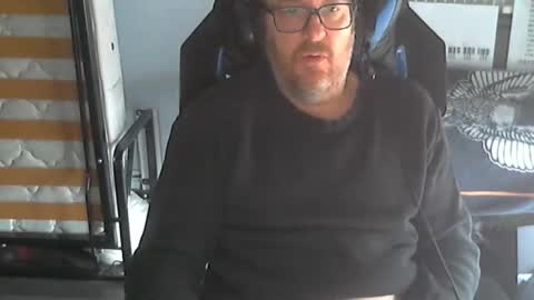 Snapshot of seba881975 chatting on November 17, 2025, 2:23 pm Sba Fr online show from November 17, 2025, 2:23 pm