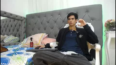 sebalexis7 online show from October 11, 2025, 4:01 am