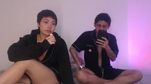 Snapshot of sebas_and_mila chatting on October 22, 2025, 11:21 am CAMILA Y SEBASTIAN online show from October 22, 2025, 11:21 am