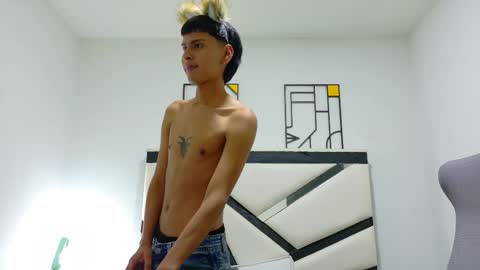 Snapshot of sebas_lover_ chatting on November 15, 2025, 12:41 am SEBASTIAN online show from November 15, 2025, 12:41 am