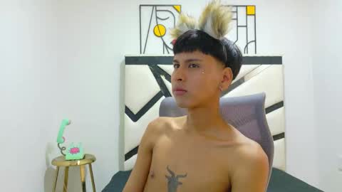 Snapshot of sebas_lover_ chatting on November 29, 2025, 12:02 am SEBASTIAN online show from November 29, 2025, 12:02 am