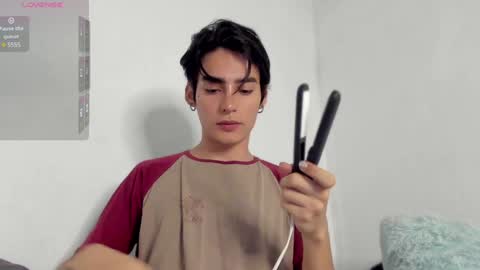 Snapshot of sebas_rosse chatting on December 28, 2024, 10:34 pm sebastian online show from December 28, 2024, 10:34 pm