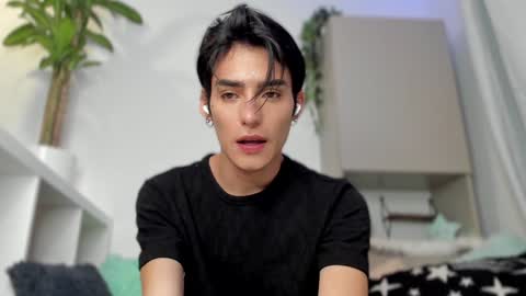 Snapshot of sebas_rosse chatting on January 8, 2025, 3:19 am sebastian online show from January 8, 2025, 3:19 am